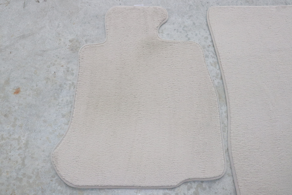 きれいな自動車マット