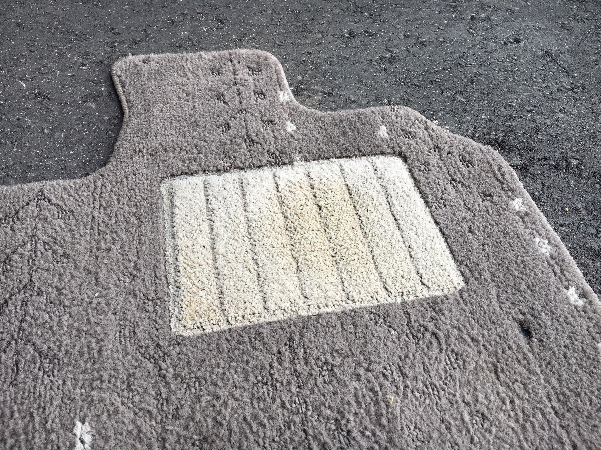 きれいな自動車マット