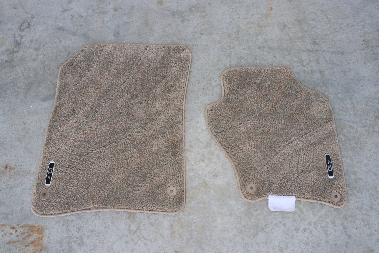 きれいな自動車マット